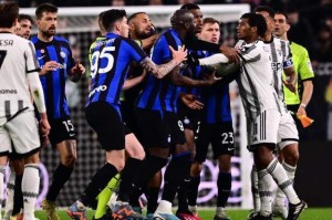  拉齐奥争议红牌引发赛后主帅激烈抗议  