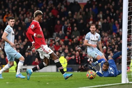  曼联逆转绝杀西汉姆，拉什福德补时世界波定乾坤  