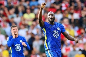  利兹联保级生死战告负，贝尔萨赛后含泪辞职  