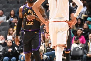  马刺文班亚马 创队史最年轻两双纪录  