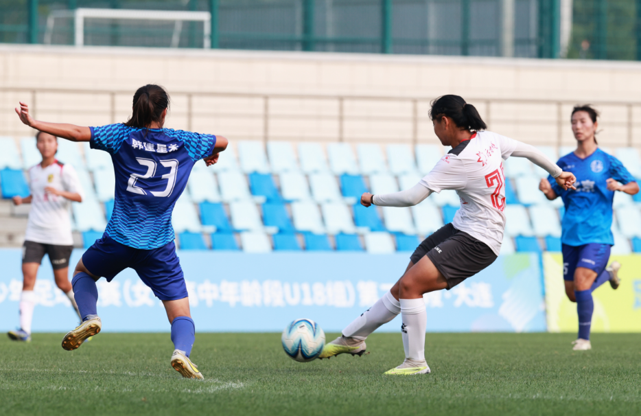  曼城女足夺得联赛冠军创历史  