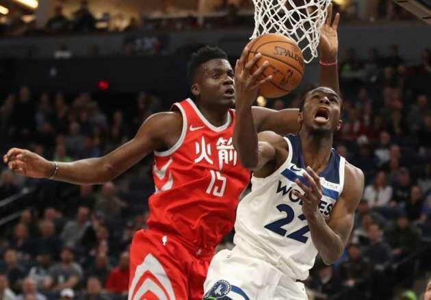  恩比德复出28+12，76人险胜热火  